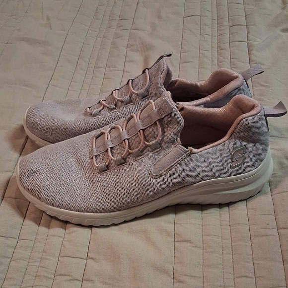 Skechers Gray Sneakers Lightweight Cushioned Design - Picture 2 of 8